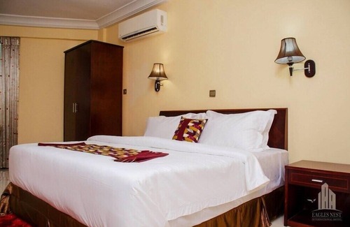 Wassa West Hotel | Unforgettable Stay at Eagles Nest Inn with Pool & Dining