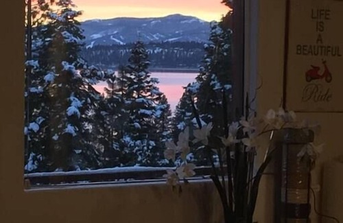 Tahoe Vista Ski Chalet | Unforgettable Eagles Tahoe Chalet with Hot Tub & Lake Views