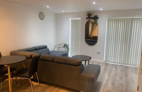 Salford House | Elegant Eaglet Home with Pet-Friendly Amenities