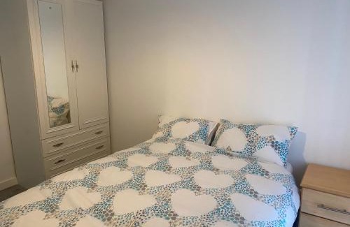 Salford House | Elegant Eaglet Home with Pet-Friendly Amenities