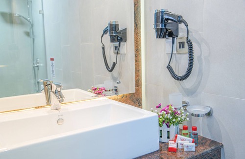 Colombo 09 Hotel | Discover Earl's Red Colombo: Family-Friendly Comfort Awaits