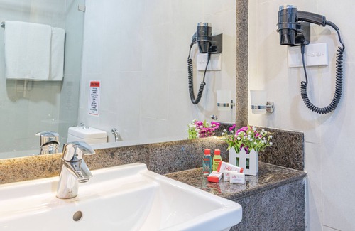 Colombo 09 Hotel | Discover Earl's Red Colombo: Family-Friendly Comfort Awaits