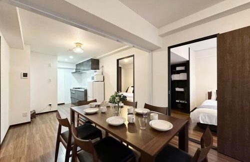 Hiroshima City Centre Apartment | Convenient Earls Court Apartment for 14 in Quiet Location