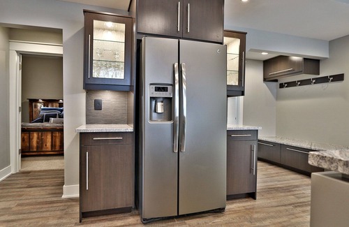 Dahlman House | Experience Big Blue of Little Italy - Guest Rated 10/10