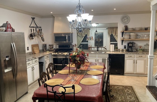 Town of Otto House | Early Bird Ranch: Ideal Country Getaway with Pool & Views