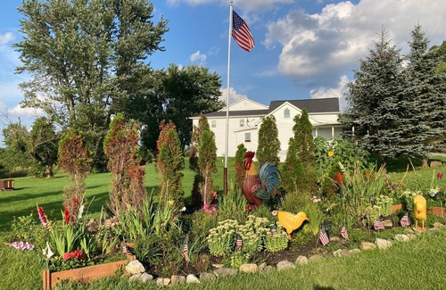 Town of Otto House | Early Bird Ranch: Ideal Country Getaway with Pool & Views