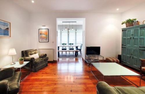 Zarautz Apartment | Enjoy Earra - Central Location, Steps from the Beach