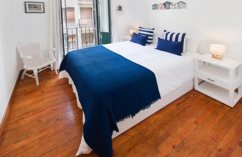 Zarautz Apartment | Enjoy Earra - Central Location, Steps from the Beach