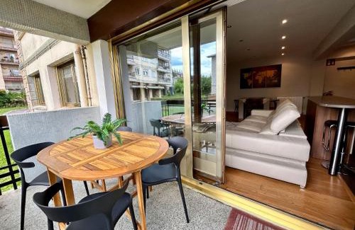 Zarautz Apartment | Family-Friendly Earra - Ondartza, Steps from the Beach