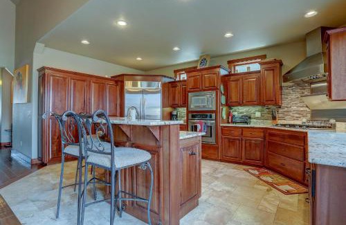 Mountain View House | Relax in Earth Water Fire: 4 Bdrm Home with Pool & Hot Tub