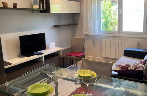 San Sebastian Centro Apartment | Exceptional Easo: Spacious Retreat Steps from the Beach