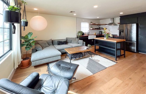 Rosewood House | East Austin Bungalow With Music Studio Firepit