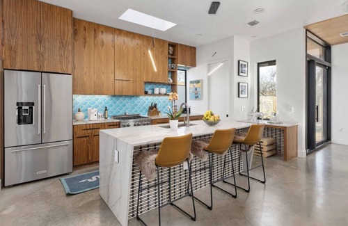 Govalle House | Relaxing East Austin Retreat with Hot Tub & Pet-Friendly Perks