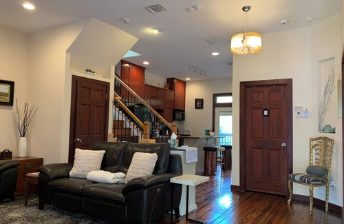 Blackshear-Prospect Hill House | East Austin HOUSE near downtown - Prime Walkability - 1 king bed, 2 queen beds