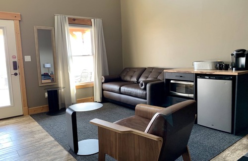 Maple Hill Cabin | Eco-Friendly Retreat at East Bank on Mill Creek, 9.6/10 Rating