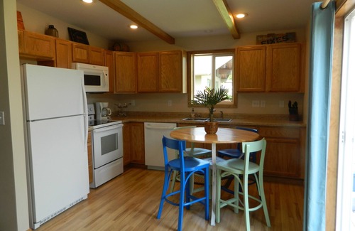 Elk Rapids Cottage | Prime Traverse City Stay Near Lake Michigan with Pool & Spa