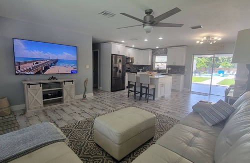Boca Raton House | Experience East Boca Beach House: 10/10 Guest Favorite