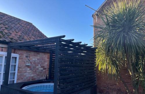 Stoke Bardolph House | Relax at East Bridgford Coach House with Spa & Hot Tub