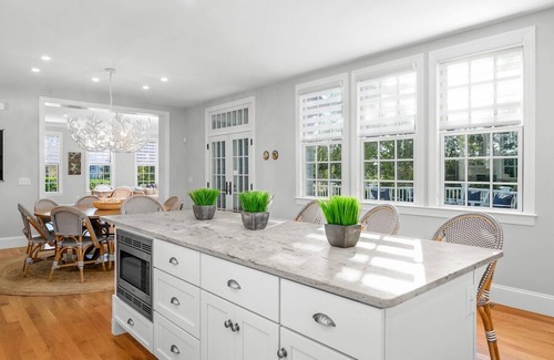 East Dennis House | Indulge in Sesuit Neck Retreat with Pool and Spa Amenities