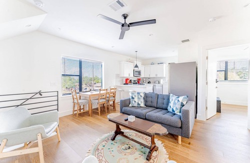 Blackshear-Prospect Hill Apartment | East Downtown 3BR Condo: Family-Friendly & Fast Wifi