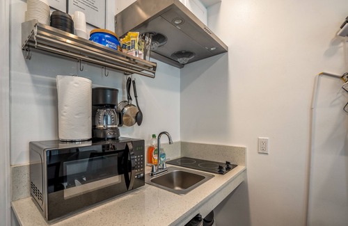 Greater East End Apartment | Micro-Luxe Container Living Pod in East Downtown