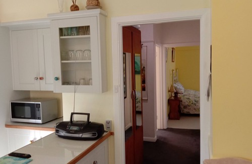 Thomson House | Guest Rated: 9.8 at East Geelong House - Mimosa Cottage