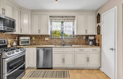 New Haven Condo | East Haven: Your Gateway to Connection and Comfort