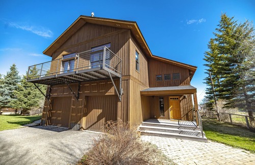 Jackson House | Explore East Jackson: Outdoor Space & Access to Trails
