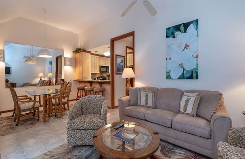 Lihue Condo | Ocean View Retreat with Kitchen & Pool - Kaha Lani 321