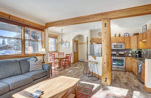 Keystone Condo | Family-Friendly East Keystone Condominiums with Spa & Hot Tub