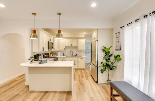 East Los Angeles Apartment | Convenient East Los Angeles Home - 7 Mi to Downtown!