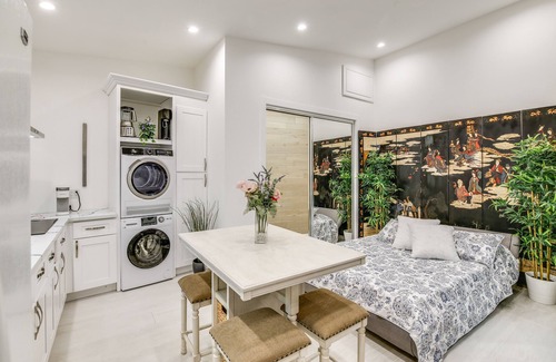 East Los Angeles Apartment | Cozy East Los Angeles Studio - Steps from Dodger Stadium!