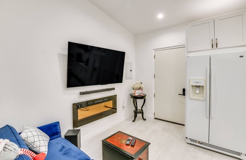 East Los Angeles Apartment | Cozy East Los Angeles Studio - Steps from Dodger Stadium!
