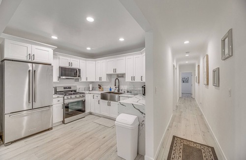 East Los Angeles Apartment | East Los Angeles Retreat ~ 2 Mi to Citadel Outlets