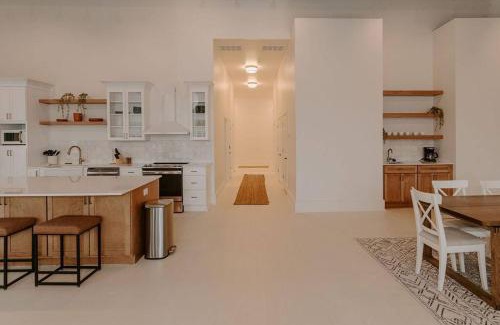 Madison Apartment | Explore East Main Lofts - Family-Friendly Roller Rink Stay