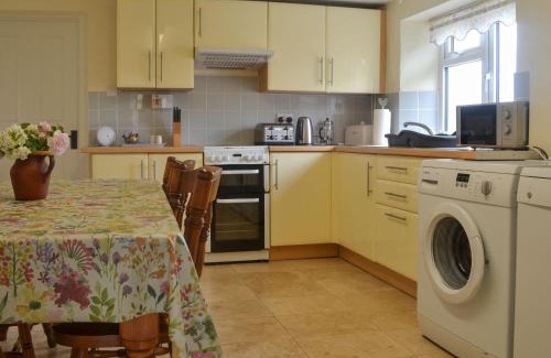 Monknash House | East Monkton Farm Cottage: Top-Rated Family Retreat