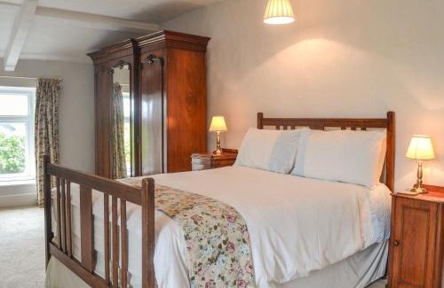 Monknash House | East Monkton Farm Cottage: Top-Rated Family Retreat