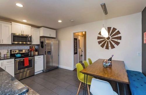 East Nashville House | Discover Comfort: Private Yard & Close to Downtown