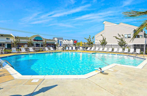 Fenwick Island Condo | East of the Sun condo with WiFi, central AC, pool and tennis - walk to beach