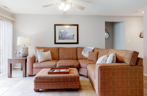 Fenwick Island Condo | East of the Sun condo with WiFi, central AC, pool and tennis - walk to beach