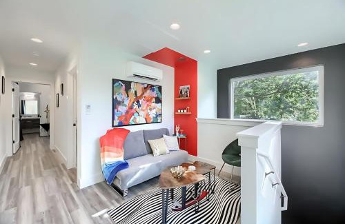 East Cesar Chavez House | East Side 3BR Masterpiece Home