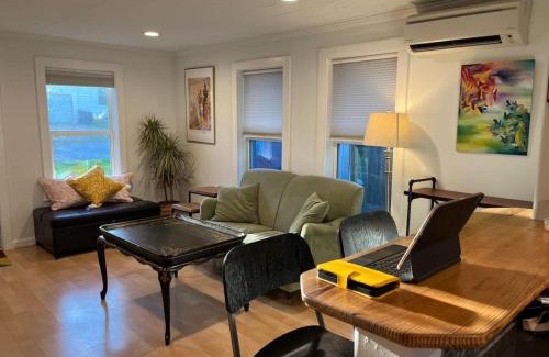 Chestnut House | East Side Blue Bonnet Cottage