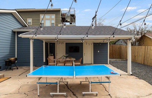 McKinley Heights House | Cozy East Side Retreat with King Bed Near UT Campus