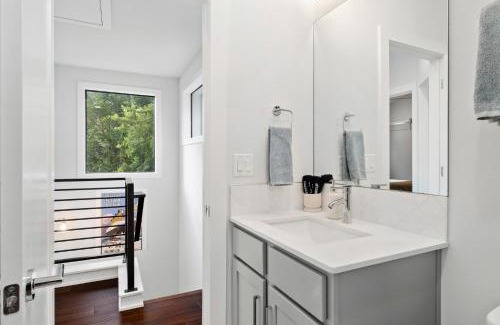 Blackshear-Prospect Hill House | East Side Haven - Blocks from Local Food Legends