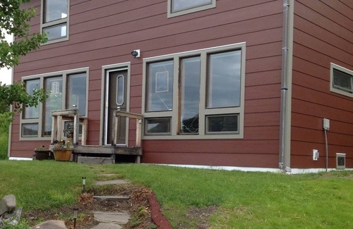 East Glacier Park House | Unwind at Glacier Park East Side with Spa and Family Amenities