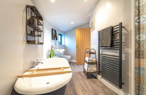Kilkhampton House | Experience East Thorne Glamping: Pet-Friendly & Family Fun