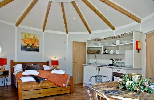 Kilkhampton House | Experience East Thorne Glamping: Pet-Friendly & Family Fun