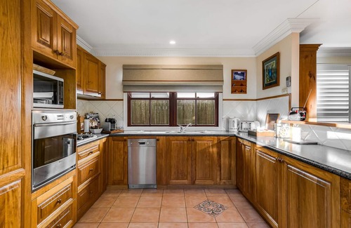 East Toowoomba House | Cozy East Toowoomba Retreat Opposite Queens Park