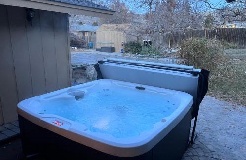 Monitor House | East Wenatchee Oasis: 4BR Retreat with Pool & Hot Tub