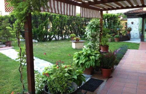 Medea Bed & Breakfast | Experience East Wind: Guest Rated 9.3/10 for Quality